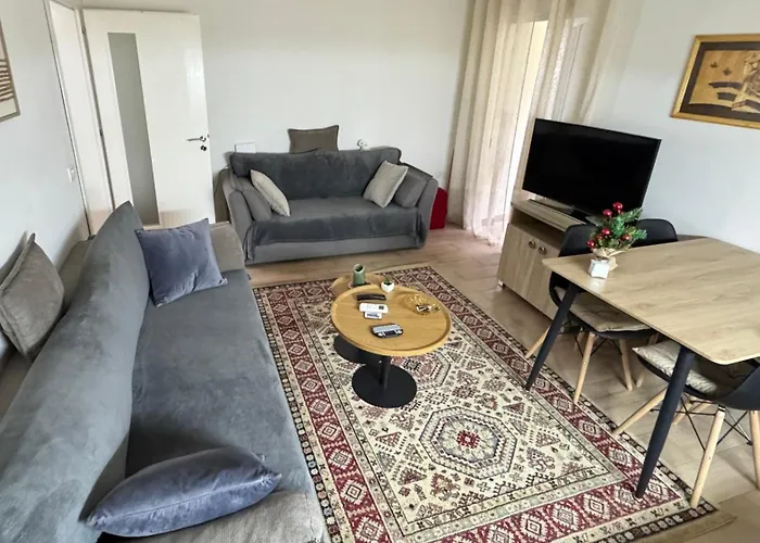 Tarraca House ティラナ